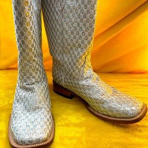Ferrini Women’s size 10 boots!! Full of SPARKLE and SHINE!!